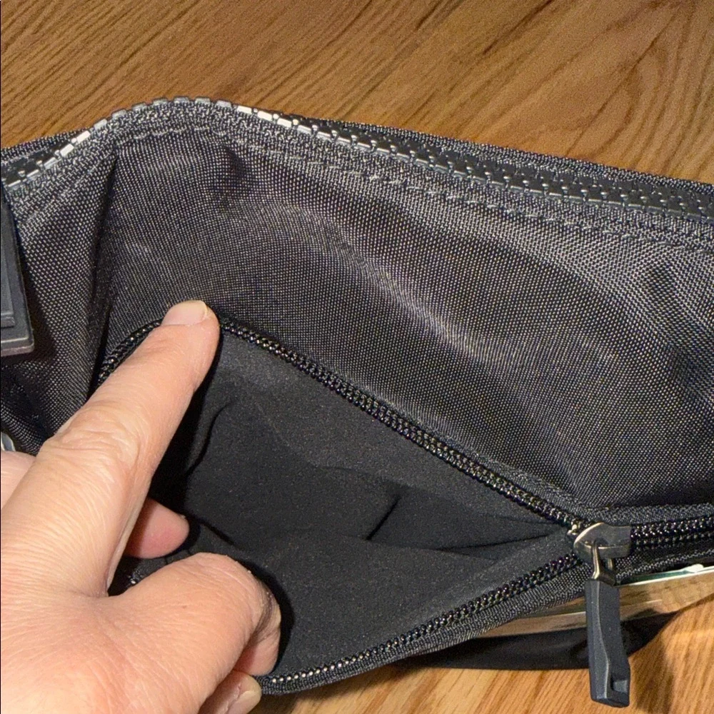 32 Degrees Cool Unisex Black Crossbody Bag Adjustable Strap Water Resistant